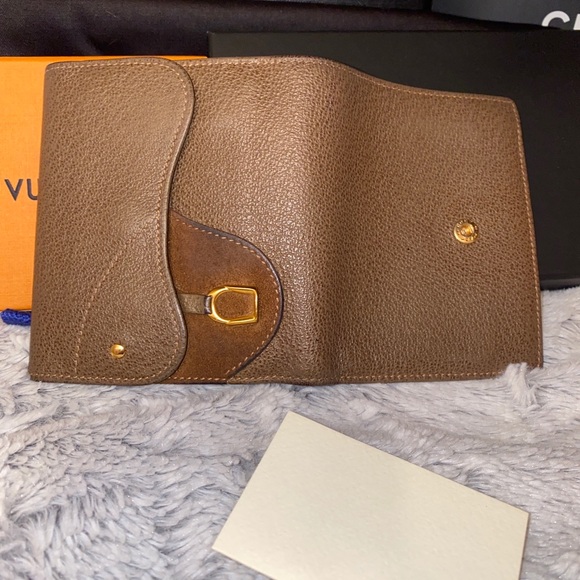 AUTHENTIC Gucci saddle wallet - Picture 4 of 7